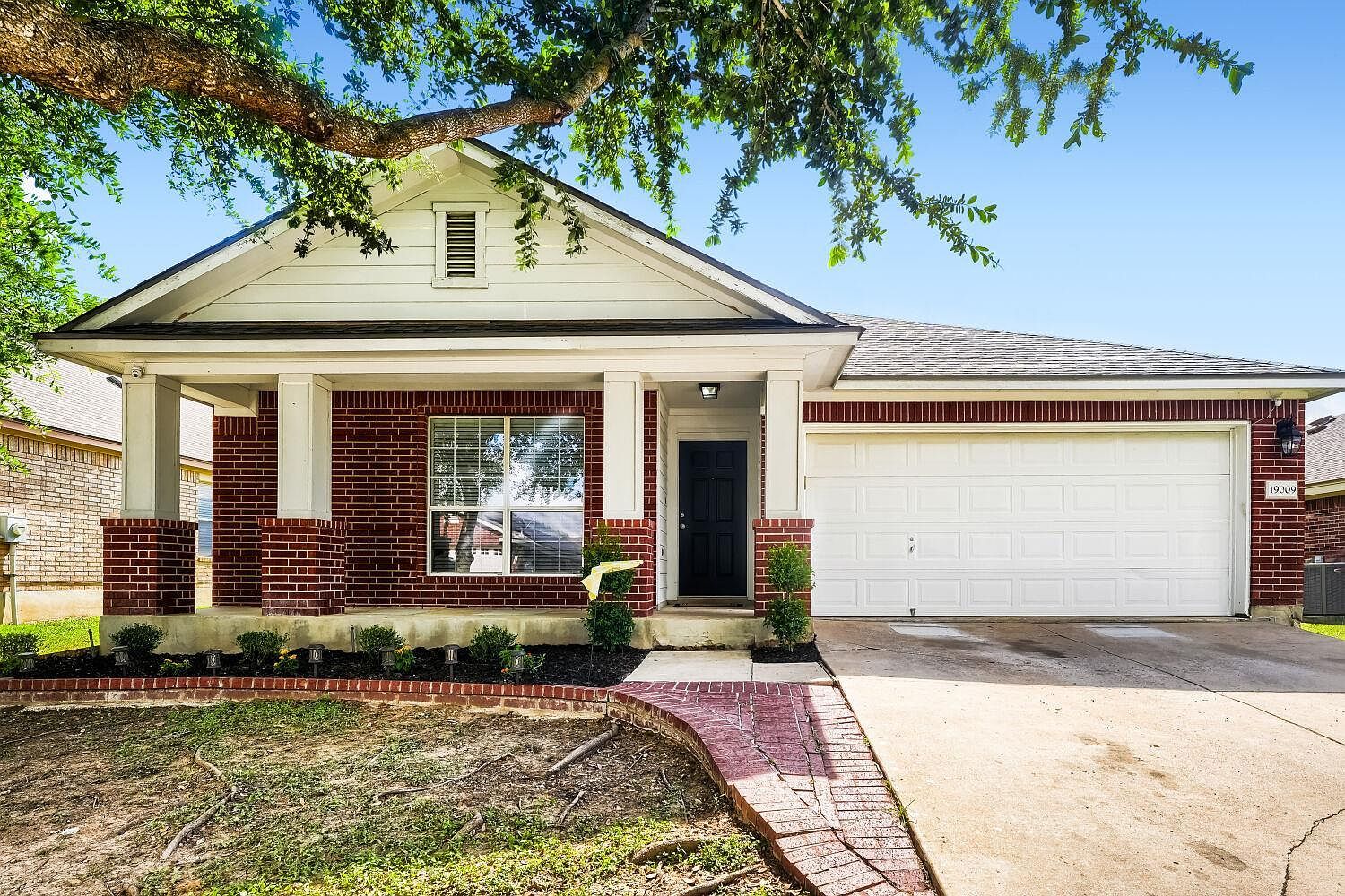 19009 Leigh Ln Pflugerville, TX 78660 - Thumbnail 4