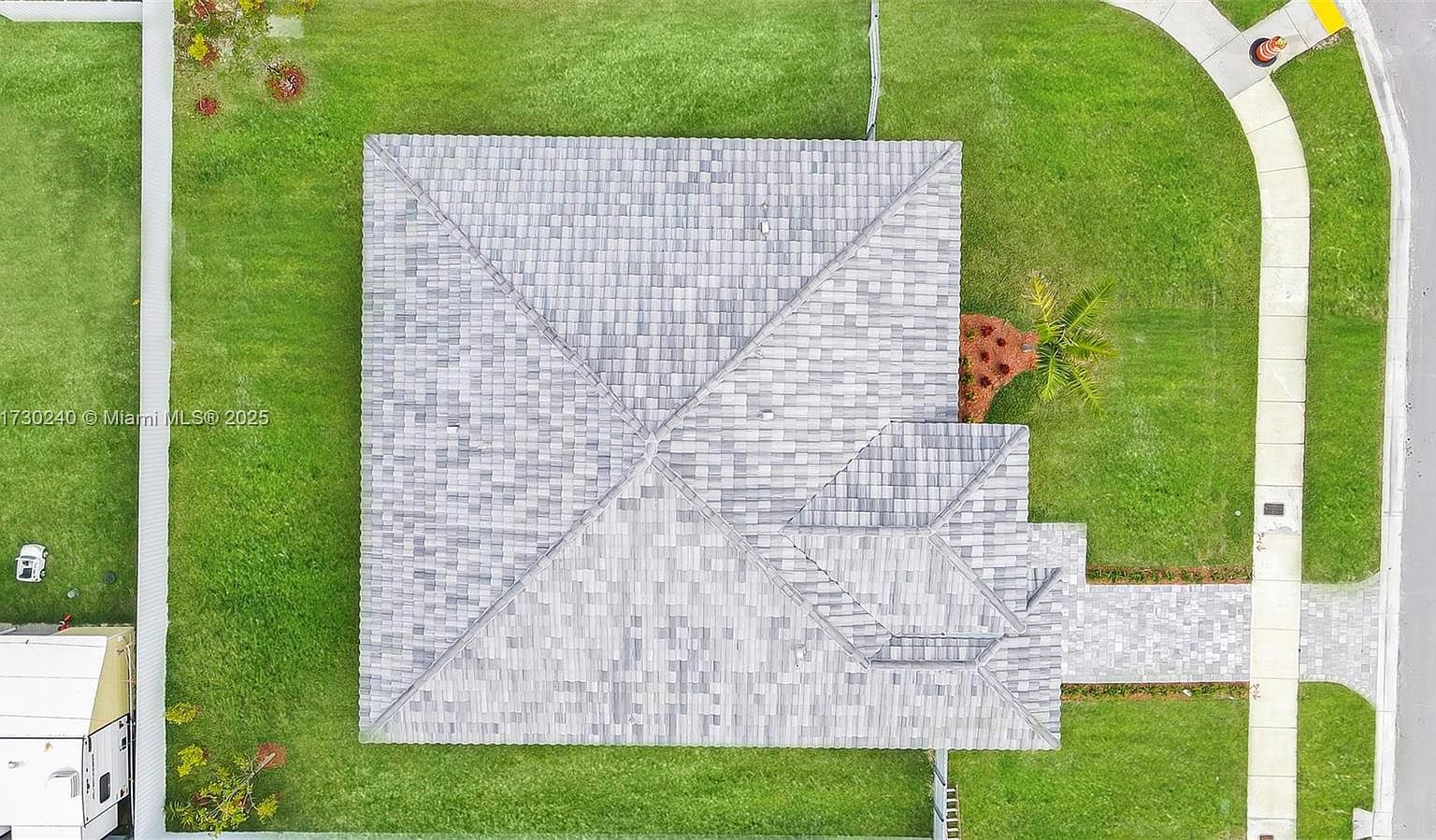 12901 SW 266th Ter Homestead, FL 33032 - Thumbnail 4