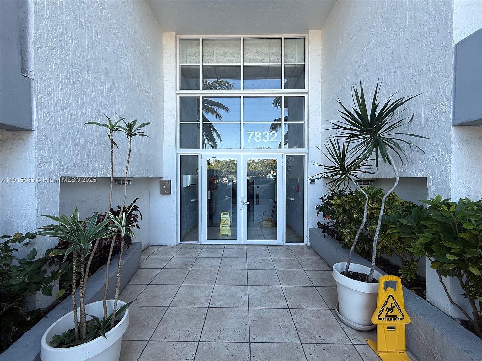 7832 Collins Ave APT 207 Miami Beach, FL 33141 - Thumbnail 4