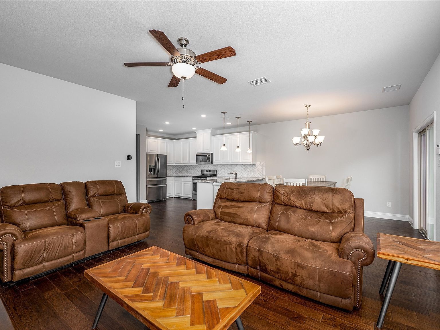 329 Carnaby Ct McKinney, TX 75072 - Thumbnail 4