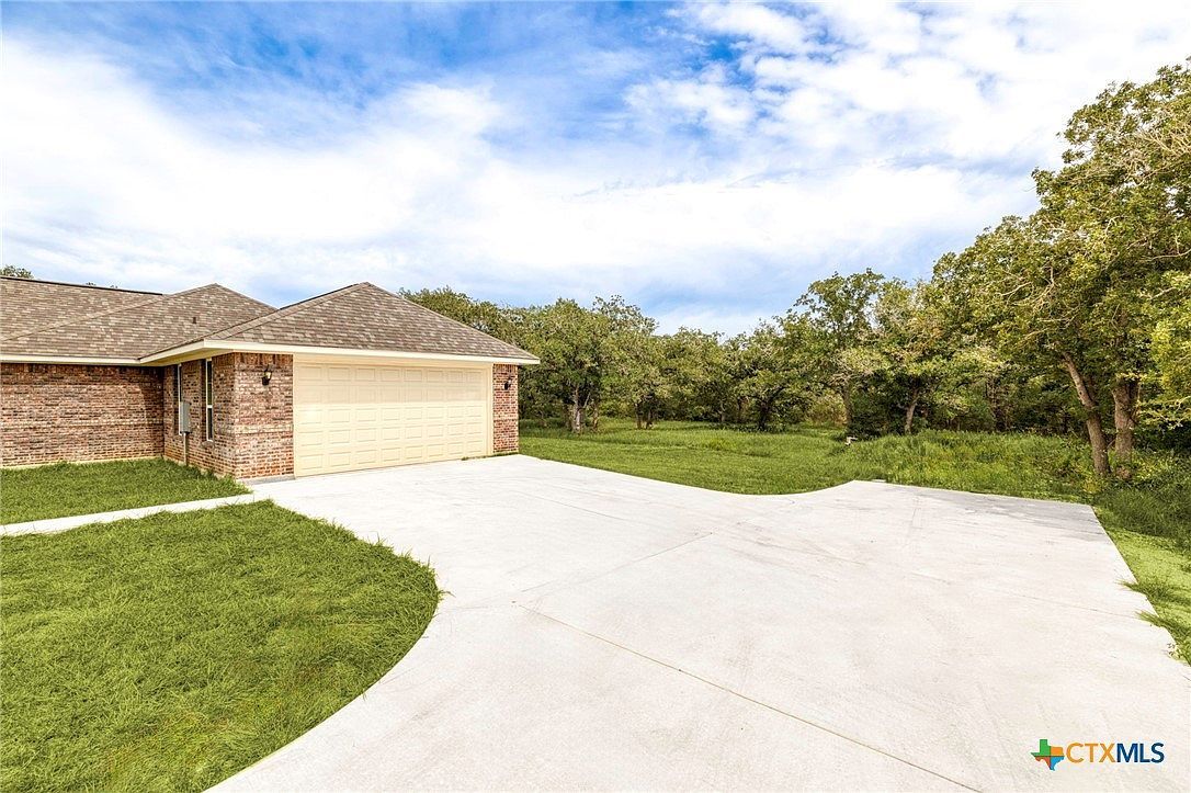 446 Post Oak St Gonzales, TX 78629 - Thumbnail 4