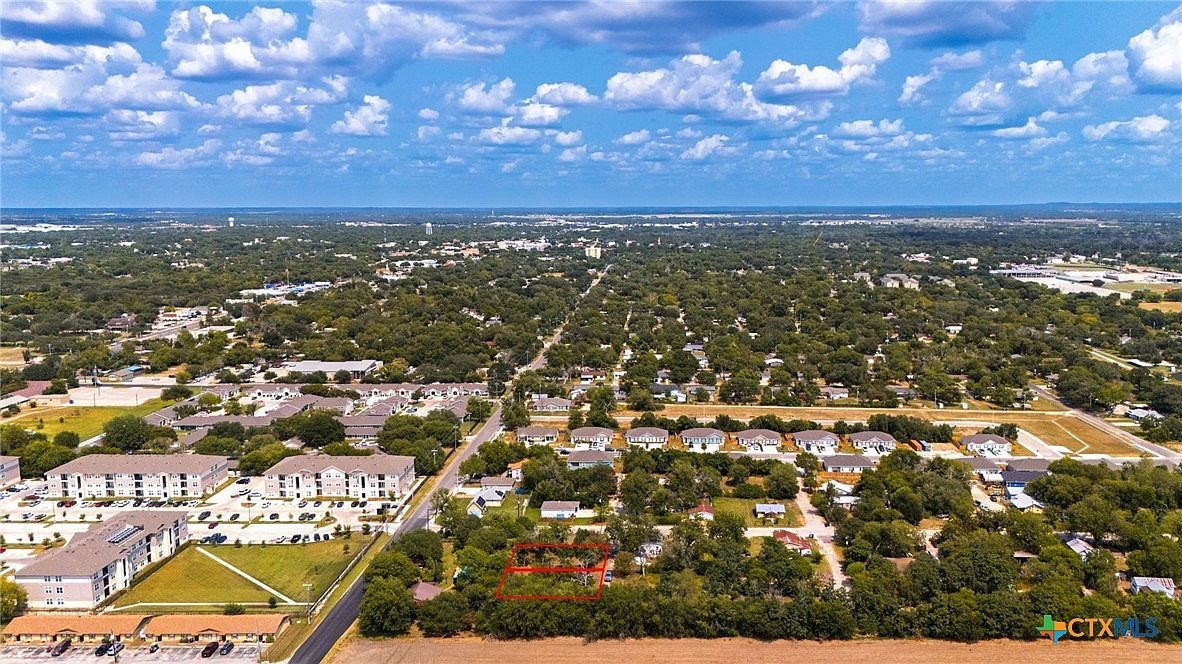 Bert St Seguin, TX 78155 - Thumbnail 4