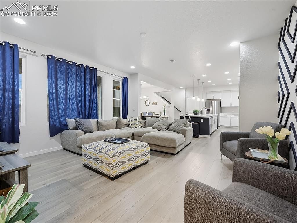 5809 Spring Breeze Dr Colorado Springs, CO 80923 - Thumbnail 4