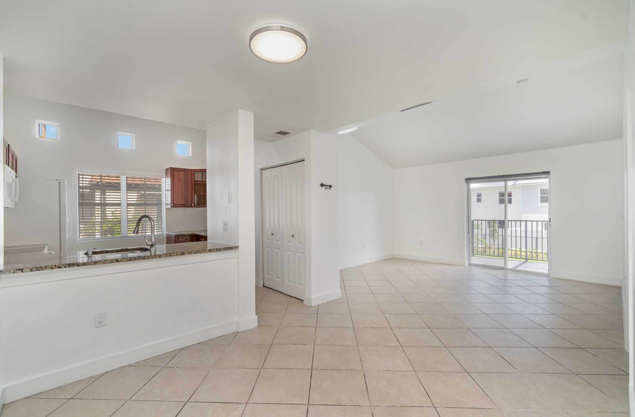 3419 Winkler Ave #522, Fort Myers, FL 33916, USA - Thumbnail 4