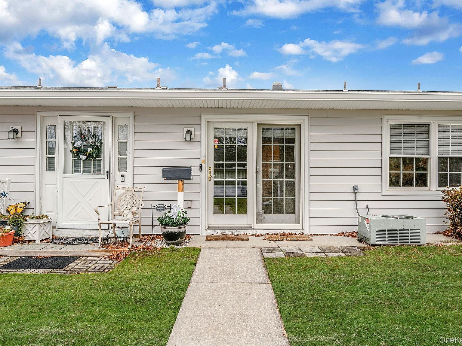 116B Exmore Ct Ridge, NY 11961 - Thumbnail 4