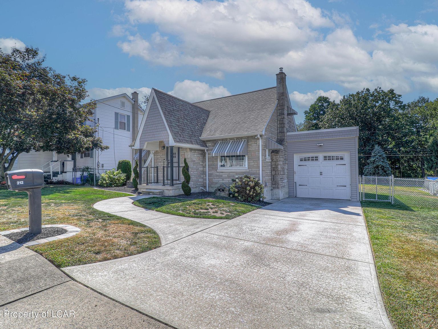 212 Elm St Dupont, PA 18641 - Thumbnail 4