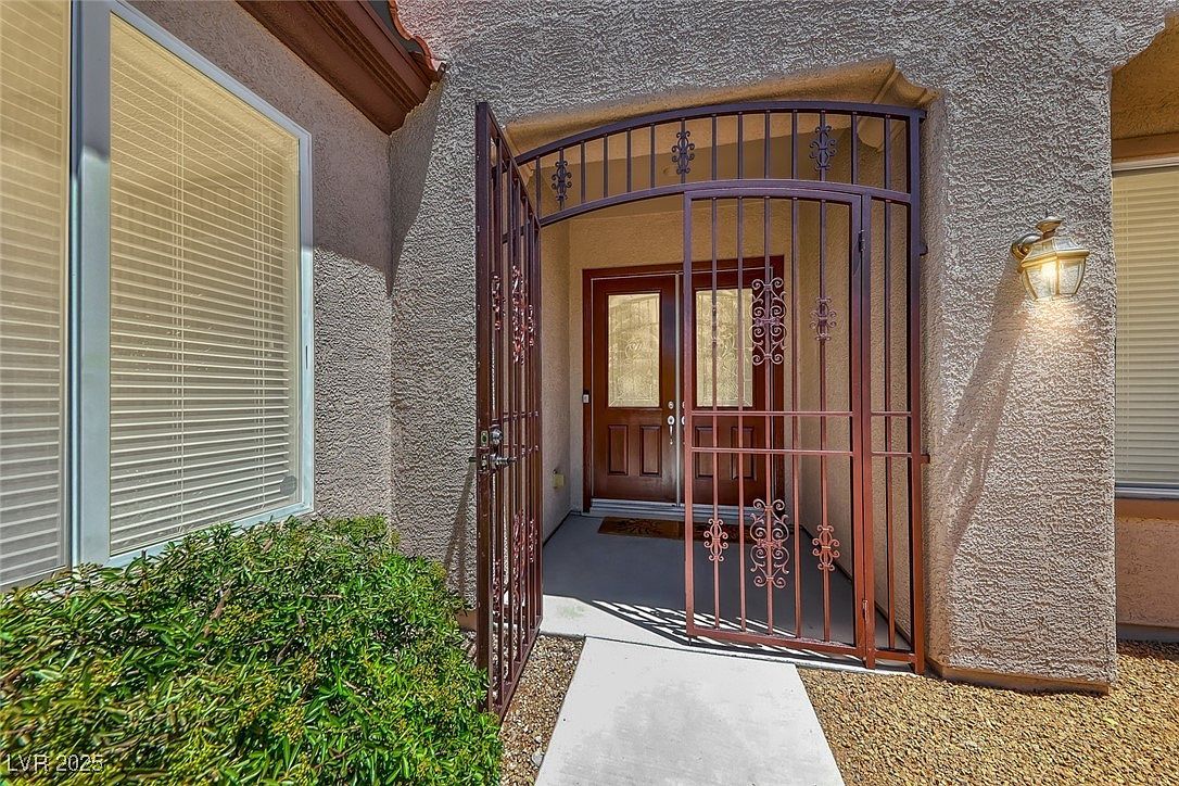 2114 Twin Falls Dr Henderson, NV 89044 - Thumbnail 4