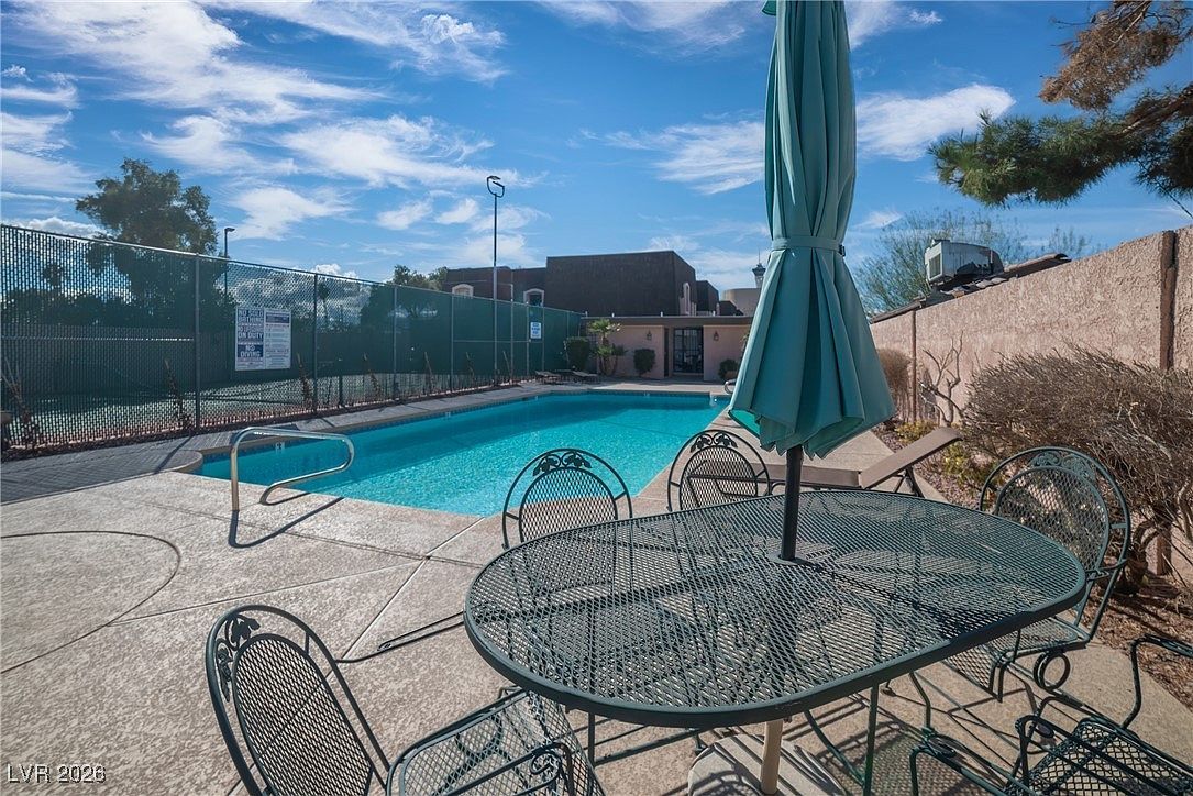 1301 E Saint Louis Ave #C Las Vegas, NV 89104 - Thumbnail 4