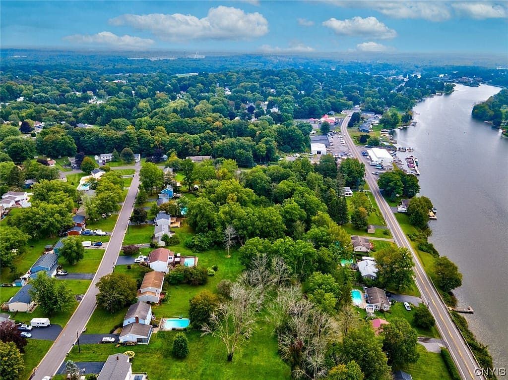 8115 Dexter Pkwy Baldwinsville, NY 13027 - Thumbnail 4