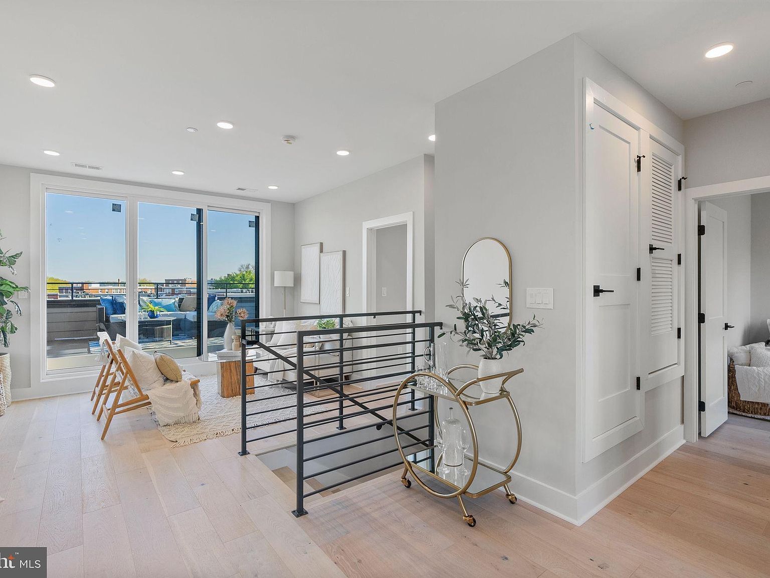 2019 M St NE #PENTHOUSE 9 Washington, DC 20002 - Thumbnail 4