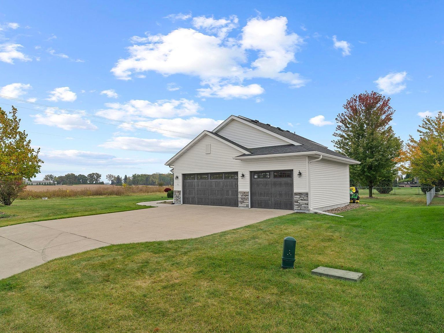 2595 Fox Hollow Ln Owatonna, MN 55060 - Thumbnail 4