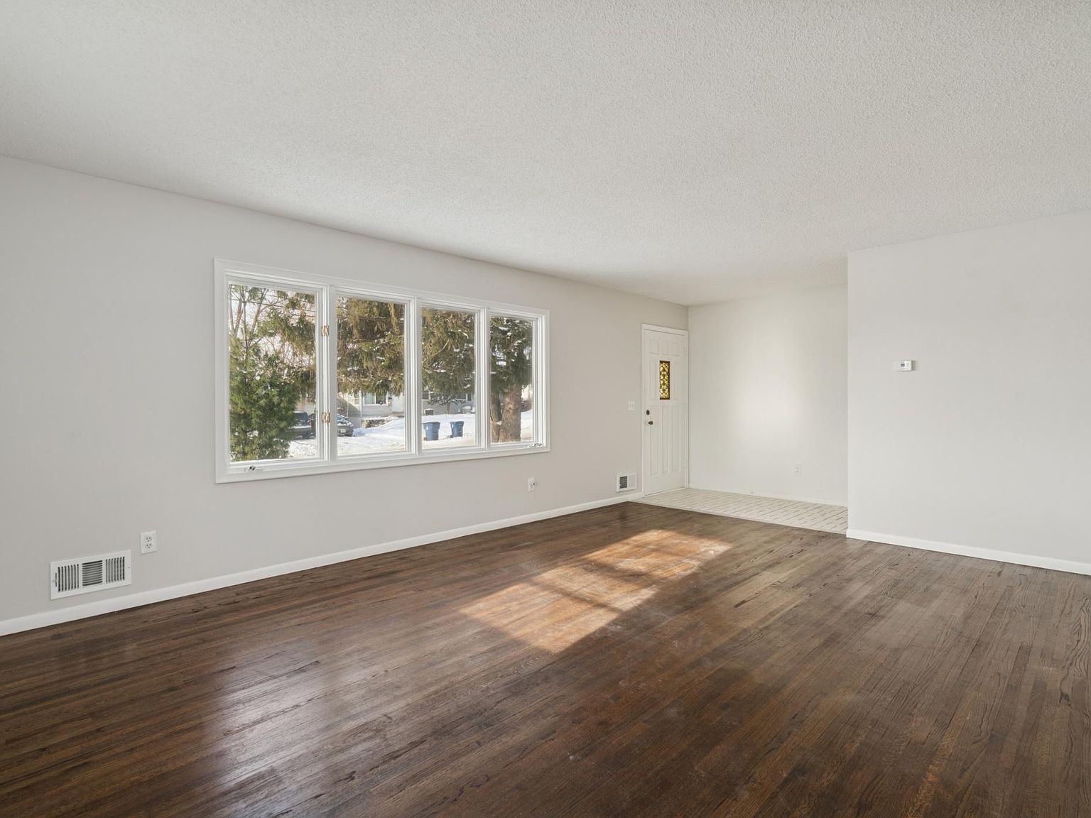 4615 Johnson St NE Columbia Heights, MN 55421 - Thumbnail 4