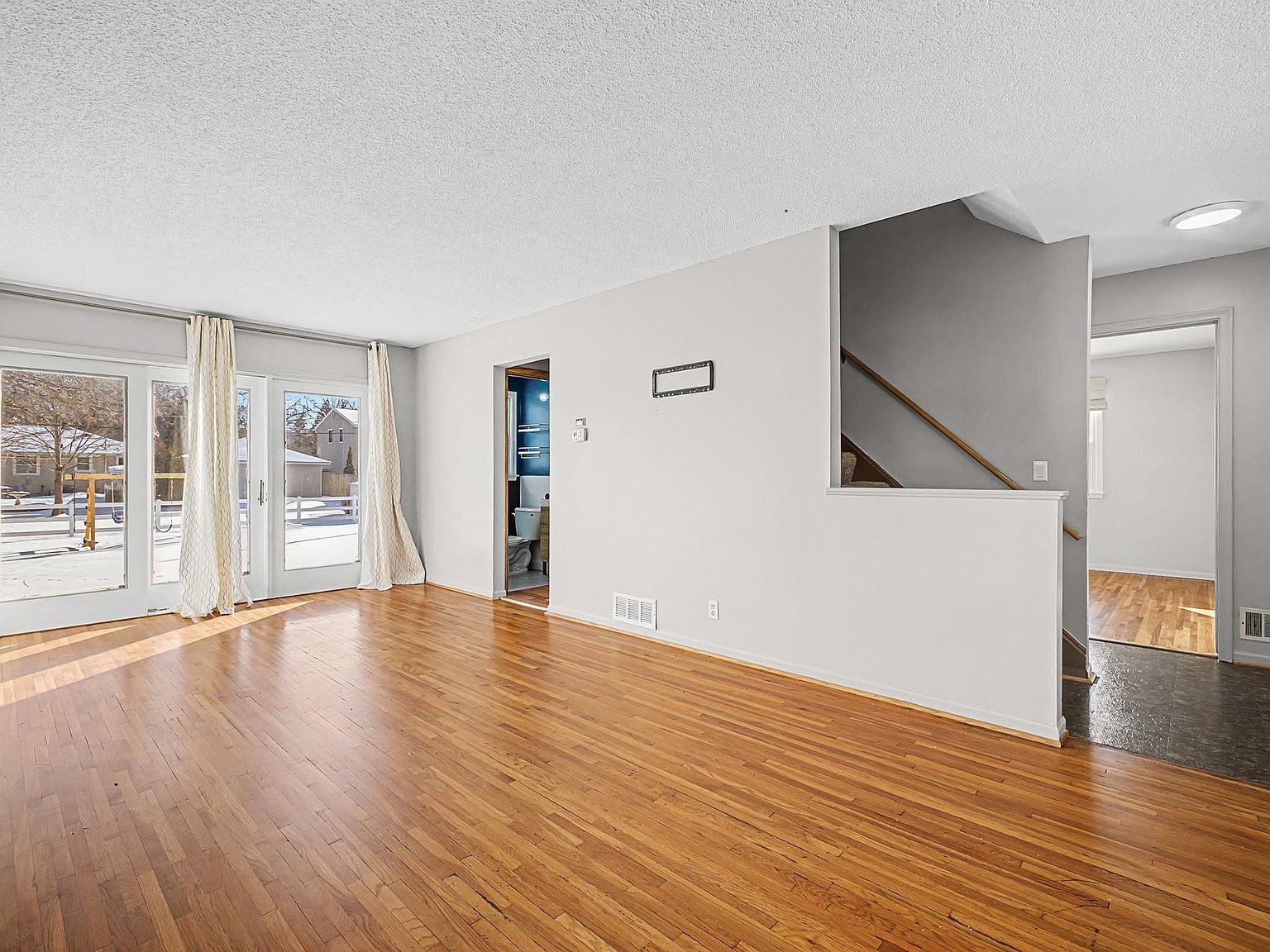 10551 President Dr NE Blaine, MN 55434 - Thumbnail 4