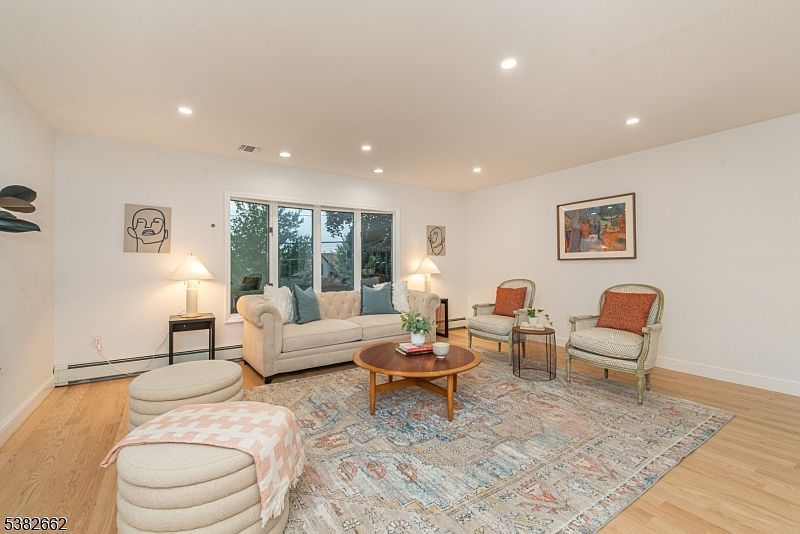 409 Washington St Carlstadt, NJ 07072 - Thumbnail 4