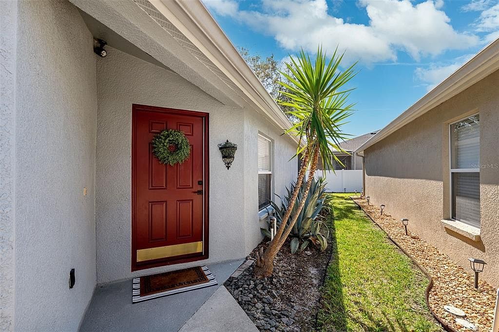 31806 Larkenheath Dr Zephyrhills, FL 33543 - Thumbnail 4