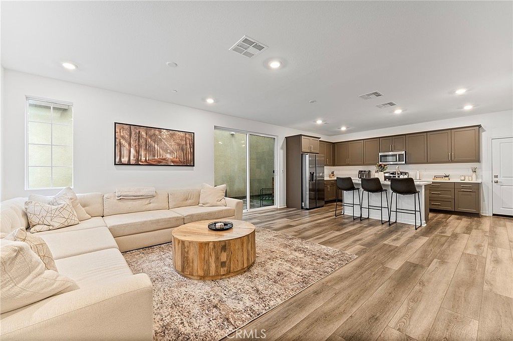 16126 Cannoli Ct #2 Fontana, CA 92336 - Thumbnail 4