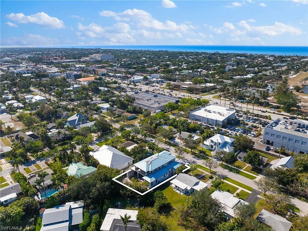 850 10th St N Naples, FL 34102 - Thumbnail 4