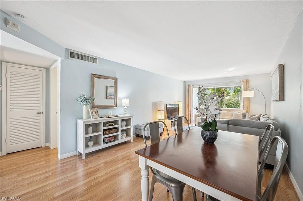 72 7th St S APT 305 Naples, FL 34102 - Thumbnail 4