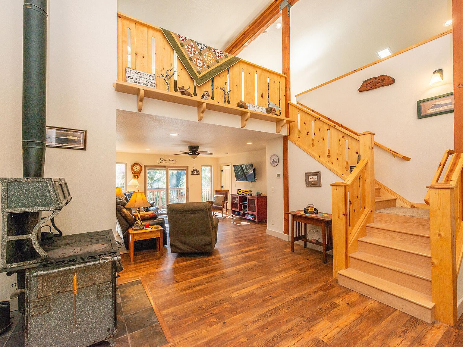 851 Mountain Aire Ln Trinity Center, CA 96091 - Thumbnail 4