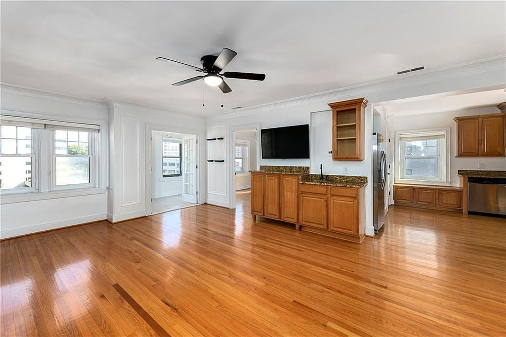 807 W 48th St APT 702 Kansas City, MO 64112 - Thumbnail 4