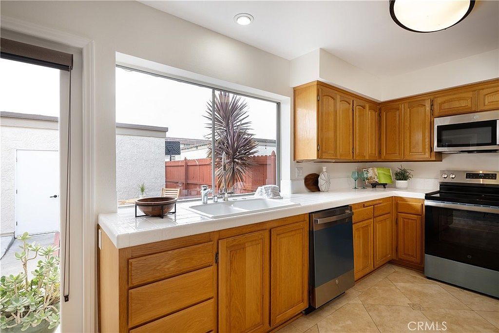 13981 Berkenham Walk Westminster, CA 92683 - Thumbnail 4