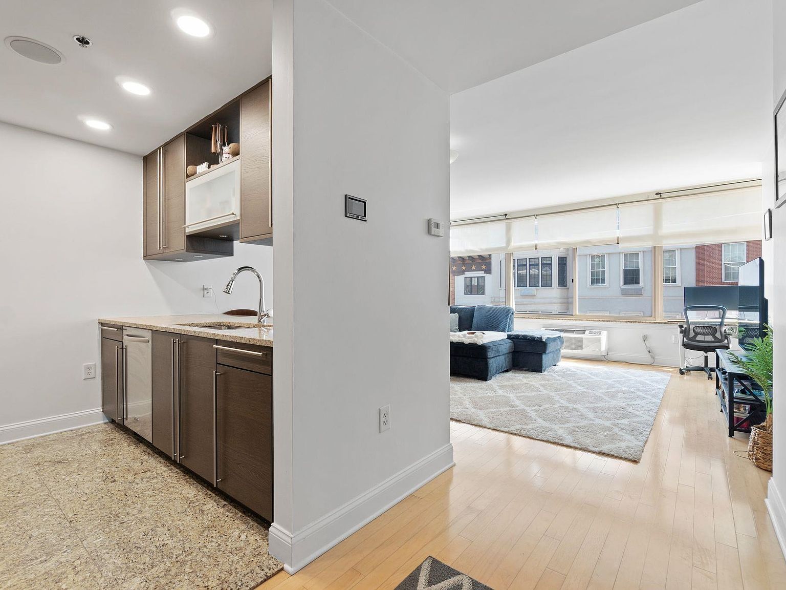 10 Regent St APT 415 Jersey City, NJ 07302 - Thumbnail 4