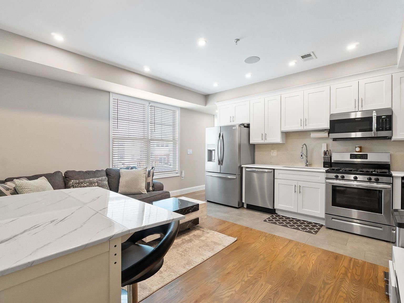 16 Troy St APT 201 Jersey City, NJ 07307 - Thumbnail 4