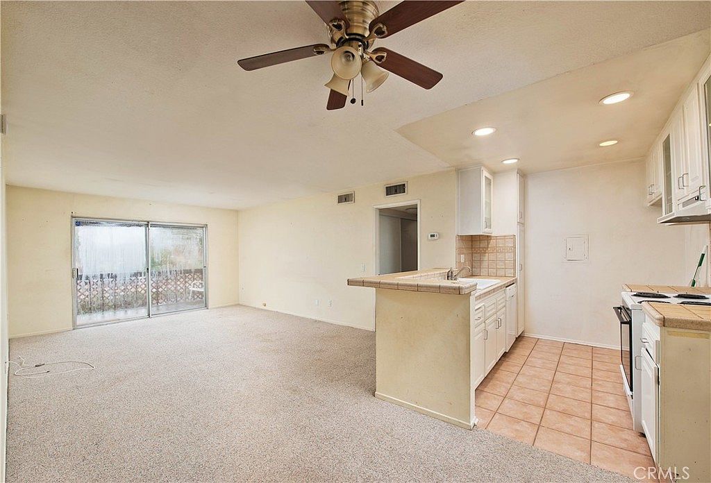 23515 Lyons Ave UNIT 228 Santa Clarita, CA 91355 - Thumbnail 4