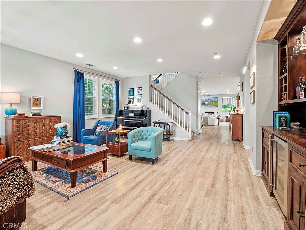 22458 Plantation Ct Santa Clarita, CA 91350 - Thumbnail 4