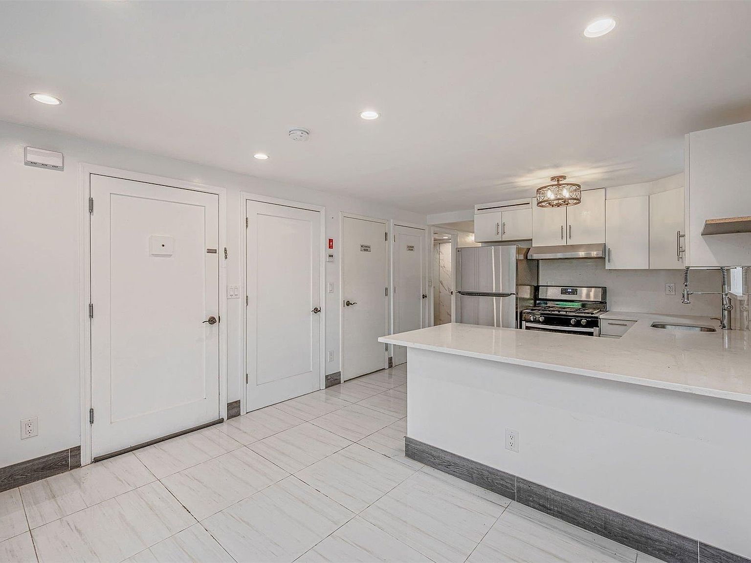 955 Tilden St Bronx, NY 10469 - Thumbnail 4