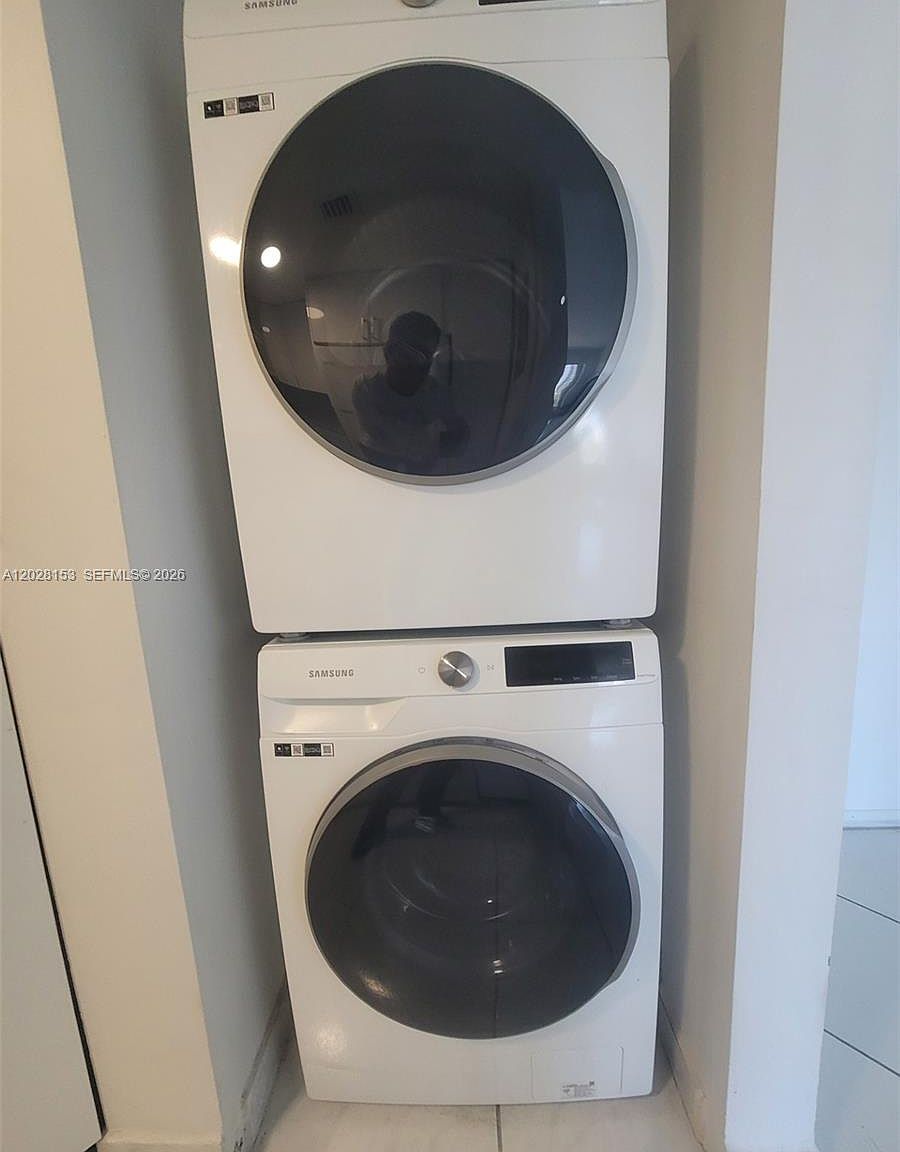 2600 Collins Ave APT 411 Miami Beach, FL 33140 - Thumbnail 4
