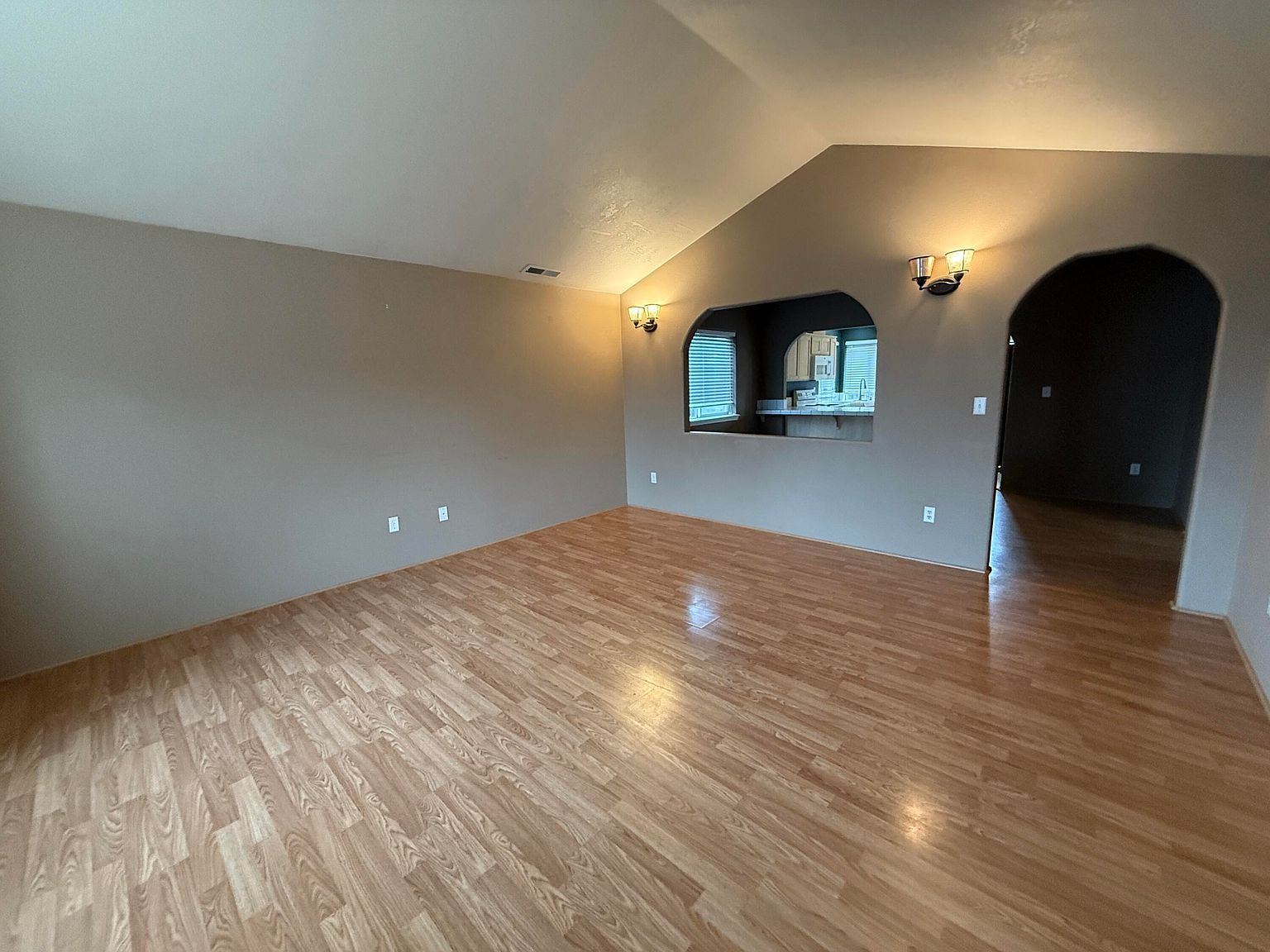 1629 Husker Butte Ln Medford, OR 97504 - Thumbnail 4