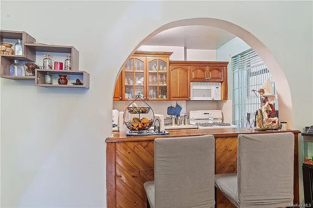 2156 Cruger Ave Bronx, NY 10462 - Thumbnail 4