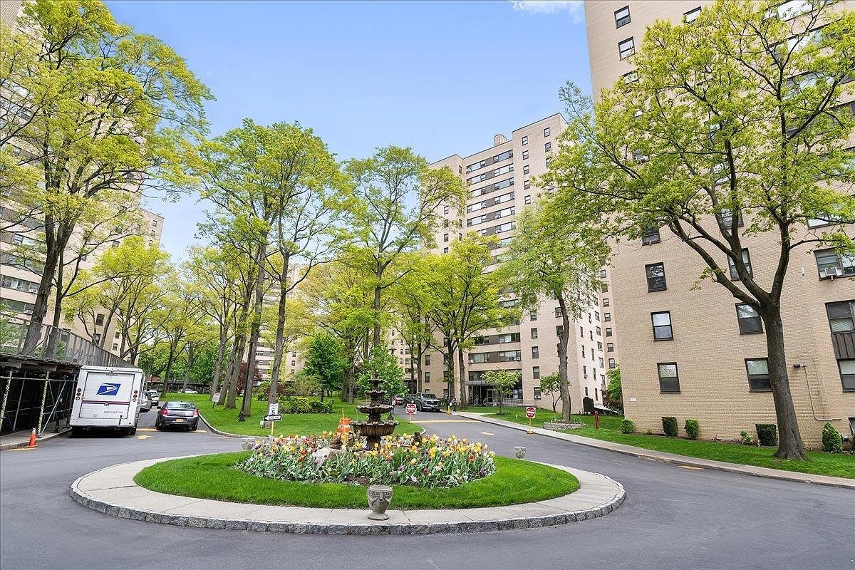 3 Fordham Hill Oval APT 10B Bronx, NY 10468 - Thumbnail 4