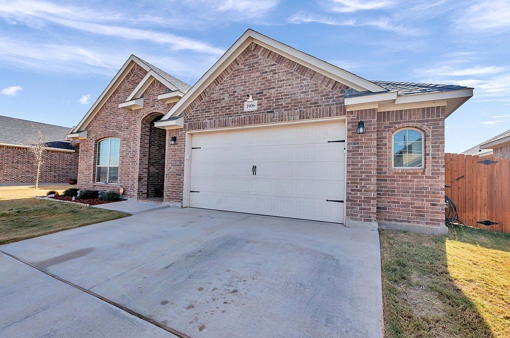 1906 Overshine Ln Midland, TX 79705 - Thumbnail 4