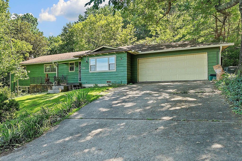 1982 N Greenview Dr Fayetteville, AR 72701 - Thumbnail 4