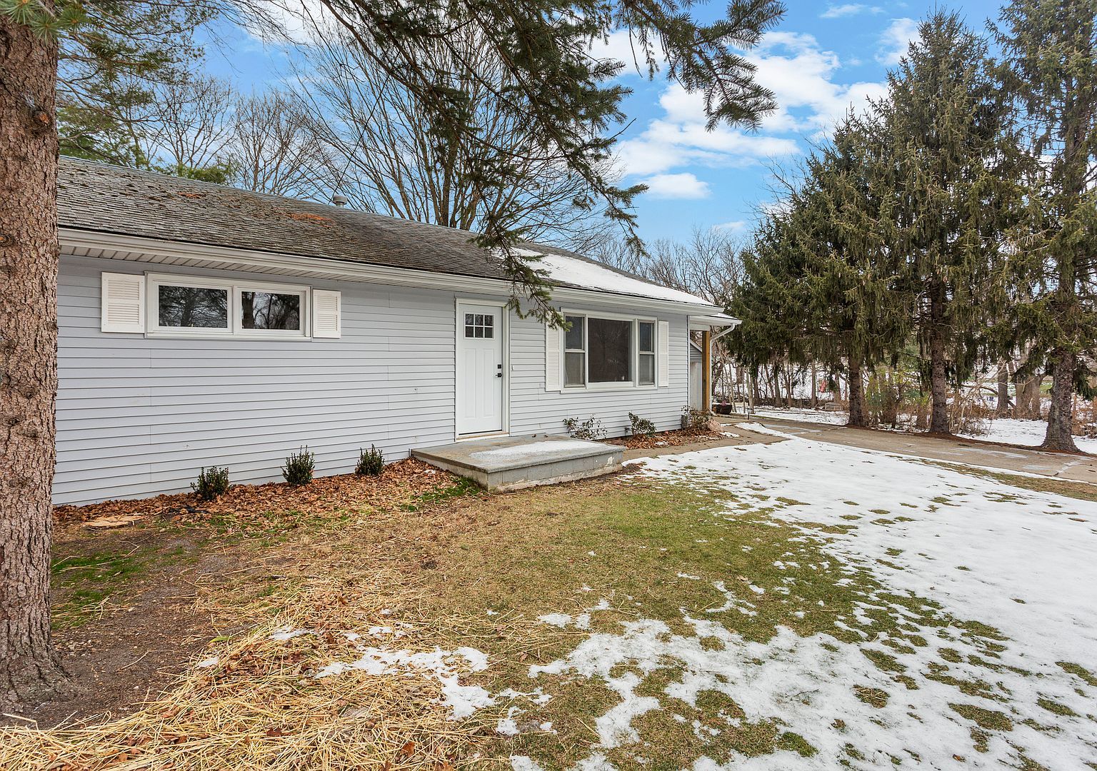 402 S Washington St Saybrook, IL 61770 - Thumbnail 4