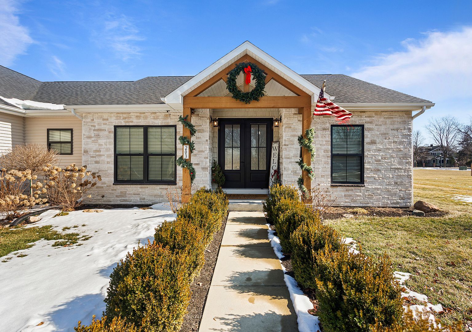 203 N Niles Ave Tuscola, IL 61953 - Thumbnail 4