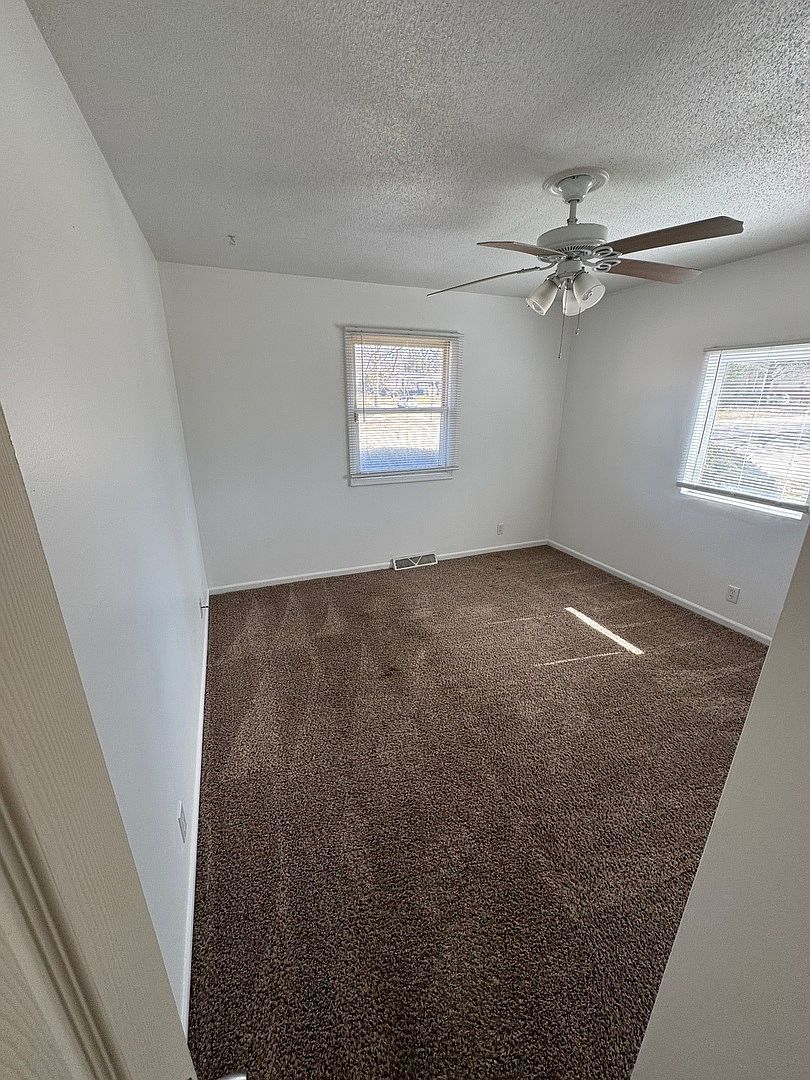 2313 S Anderson St Urbana, IL 61801 - Thumbnail 4