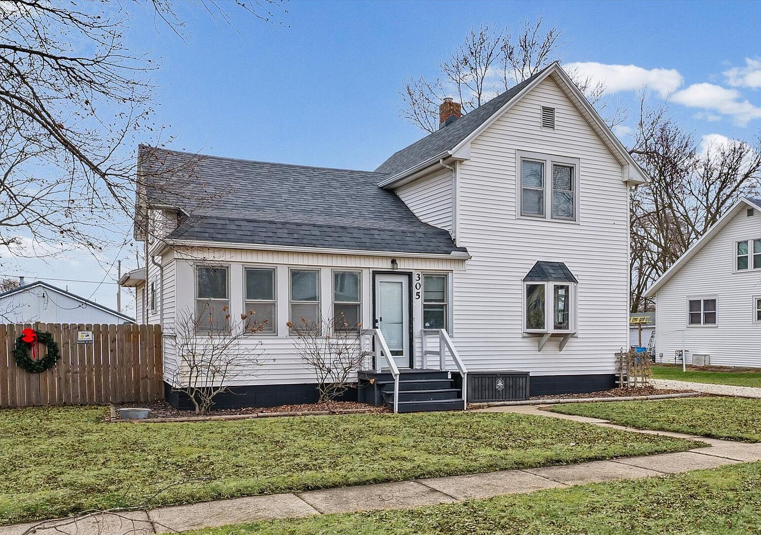 305 S Oak St Buckley, IL 60918 - Thumbnail 4