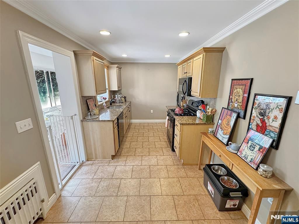 11-02 Charles St Fair Lawn, NJ 07410 - Thumbnail 4