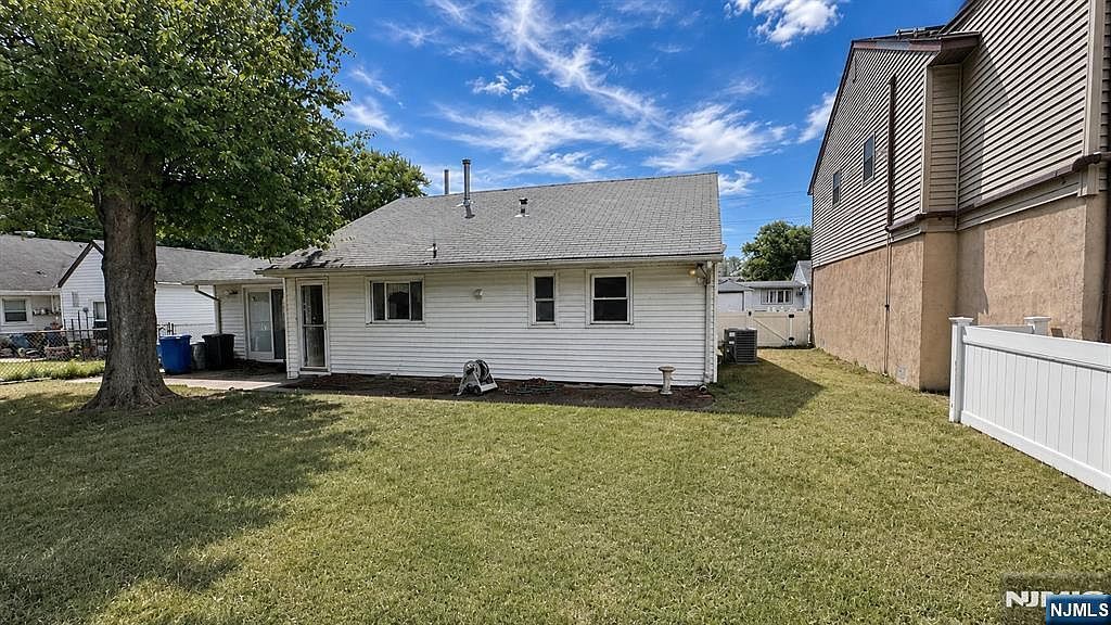70 Hahn Ave Rochelle Park, NJ 07662 - Thumbnail 4