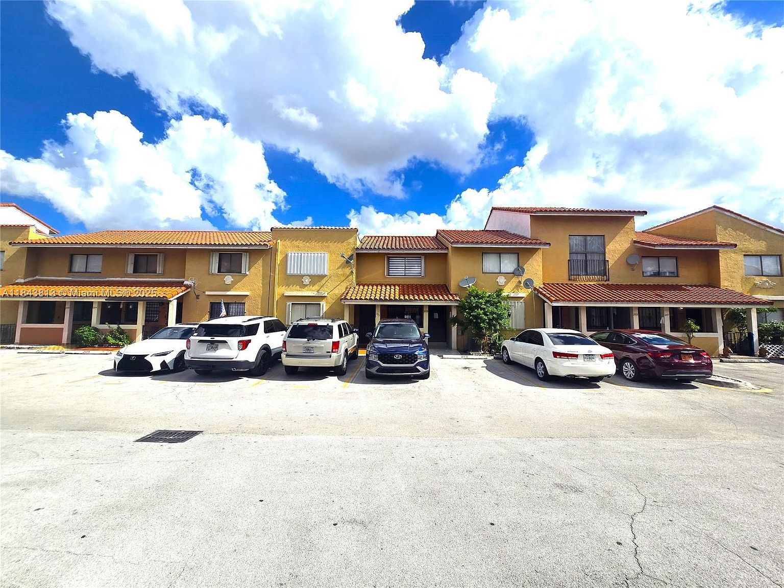 2775 W 61st St APT 203 Hialeah, FL 33016 - Thumbnail 4