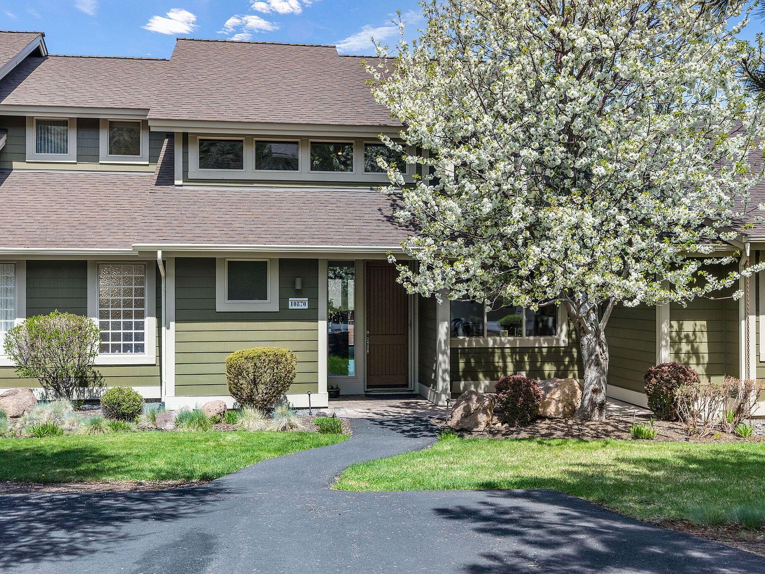 10870 Village Loop Redmond, OR 97756 - Thumbnail 4