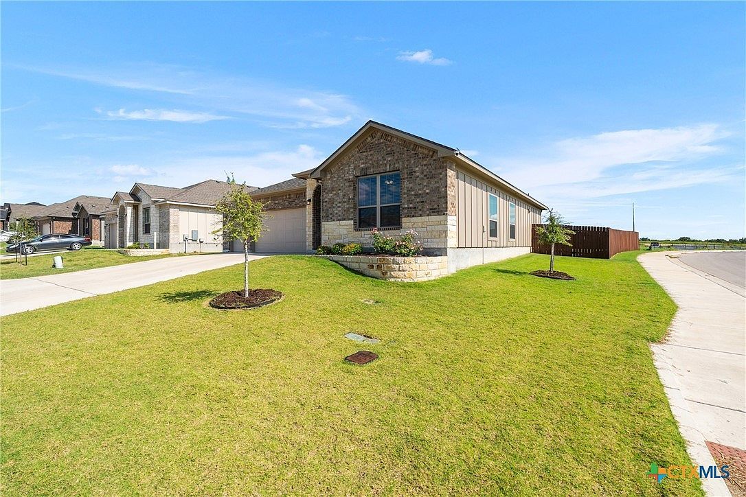 2042 Yarrelton Dr Temple, TX 76502 - Thumbnail 4