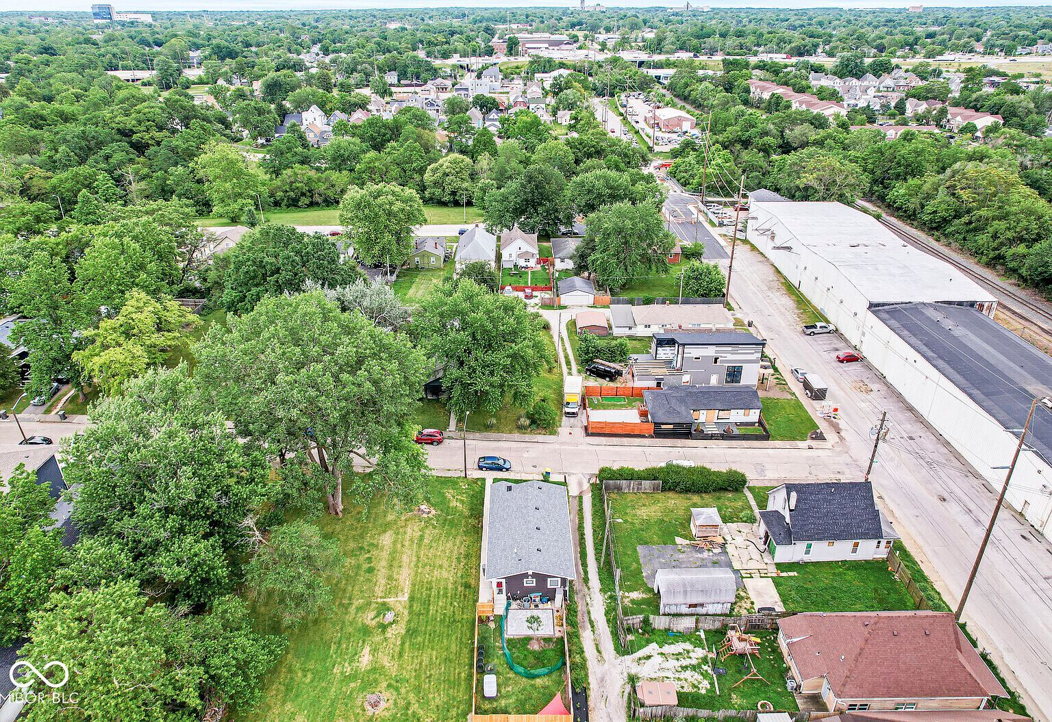 1867 New St Indianapolis, IN 46203 - Thumbnail 4