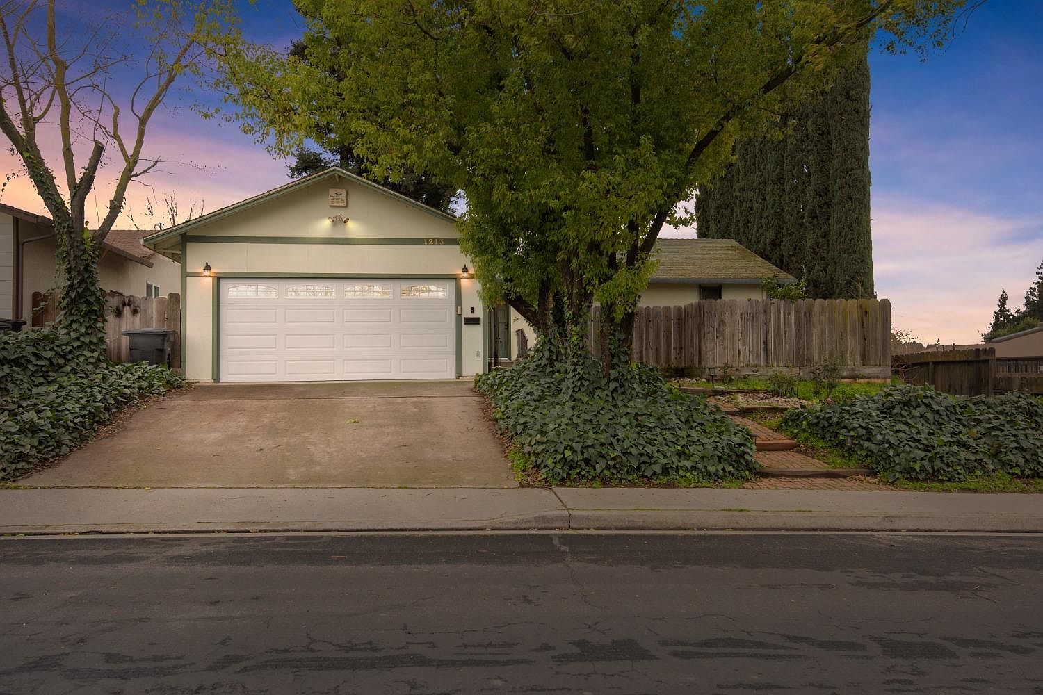 1213 E A St Oakdale, CA 95361 - Thumbnail 4