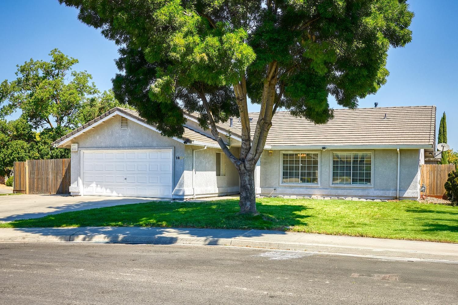 1637 Fantasy Ct Modesto, CA 95351 - Thumbnail 4