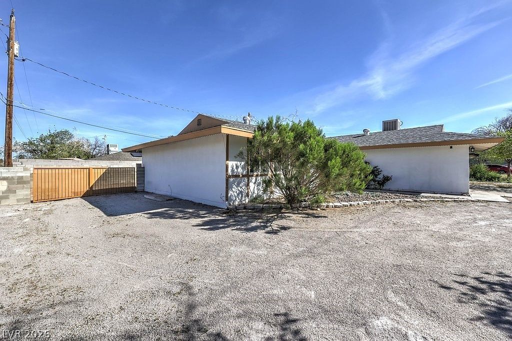 320 Gardenia Ln Las Vegas, NV 89107 - Thumbnail 4