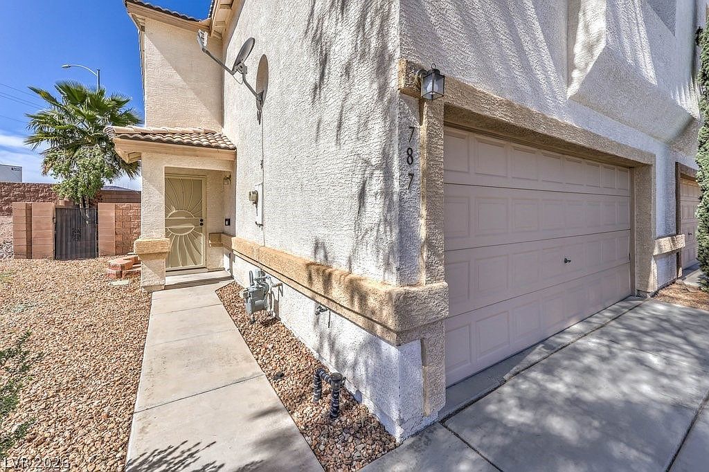 787 Peregrine Falcon St Henderson, NV 89015 - Thumbnail 4